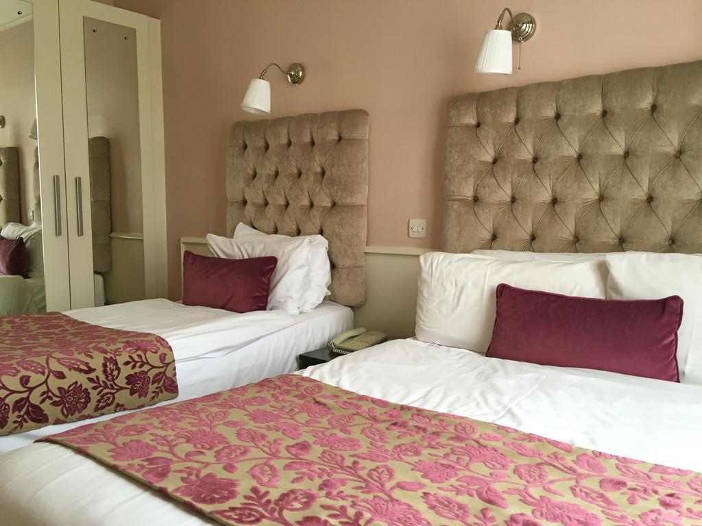 Classic Triple Room